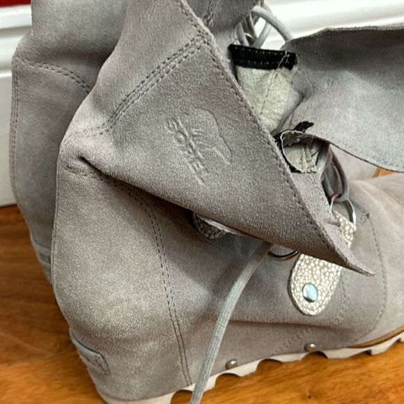 Sorel Womens Joan Of Arctic Wedge II Ankle Boot Gray Suede Round Toe size 9 - Picture 10 of 10